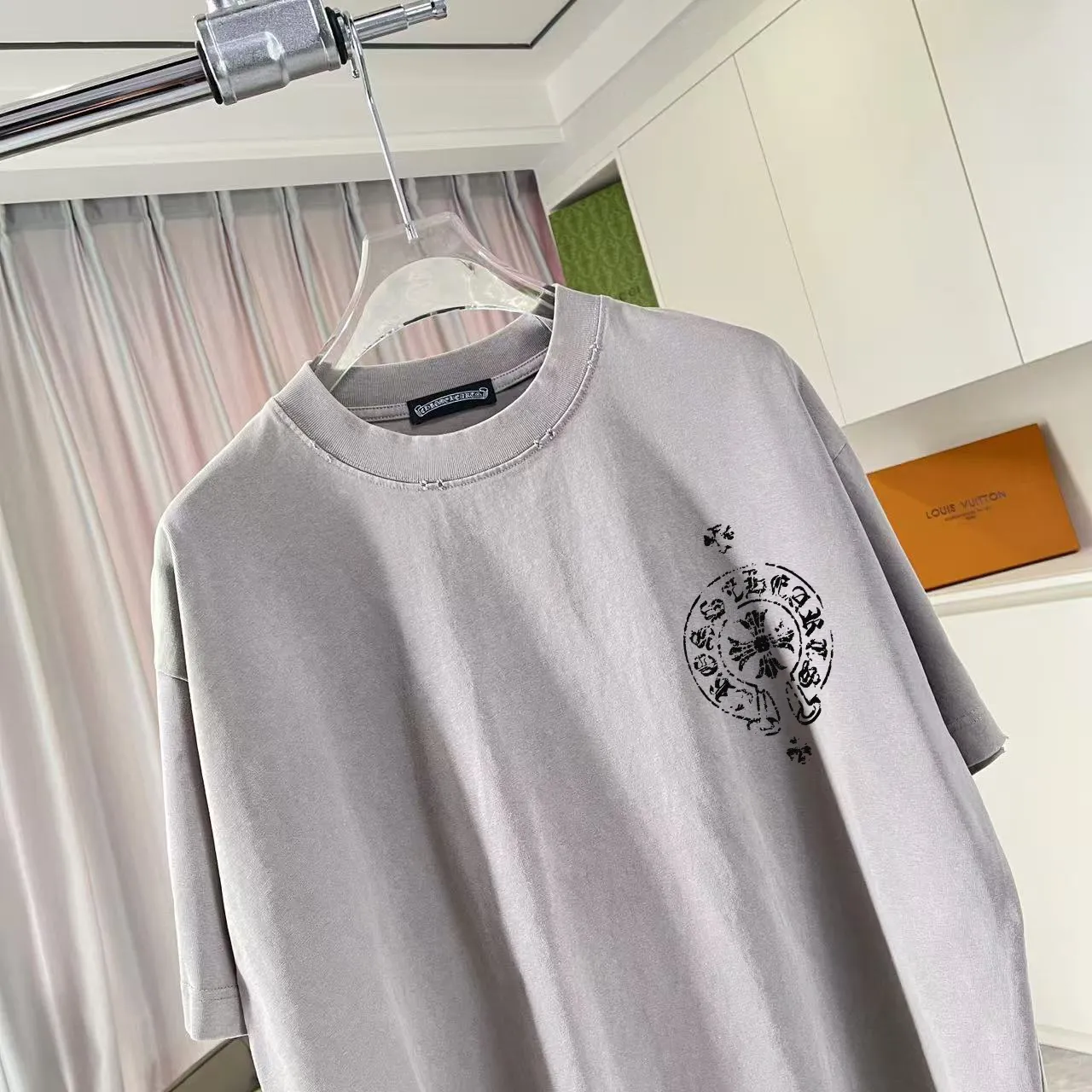 🅿️190 ch Crow* 2025 summer new style, washed, distressed, spray-painted, Sanskrit cross print, short-sleeved T-shirt, customized fabric 320g, same style for men and women, size: S M L XL XXL five sizes, color: black, gray, gradient black, gradient red